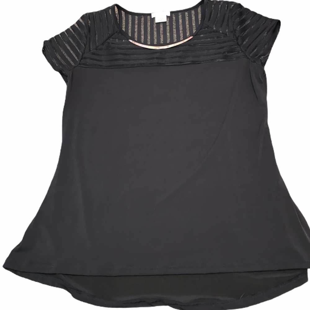 Short sleeve Top.